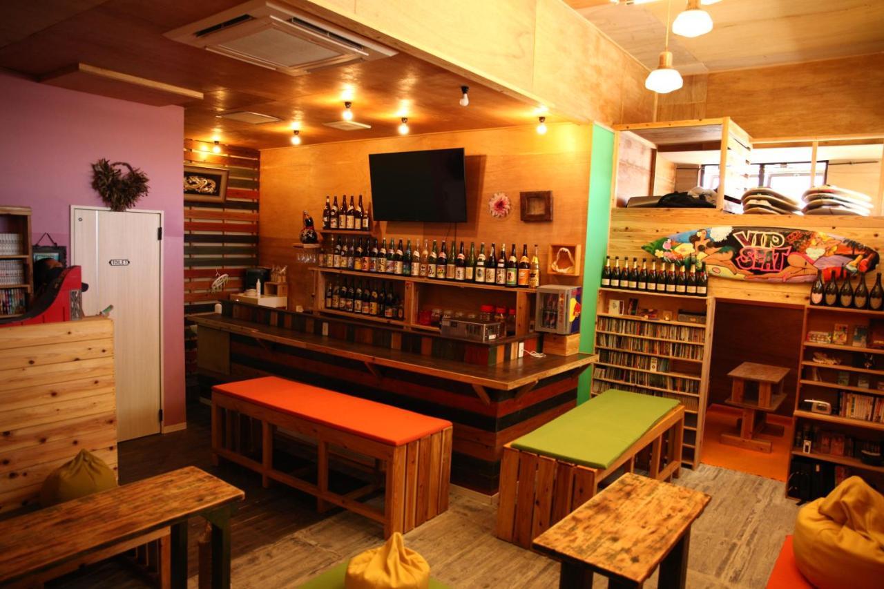みーまん奄美 Hostel Amami Exterior photo