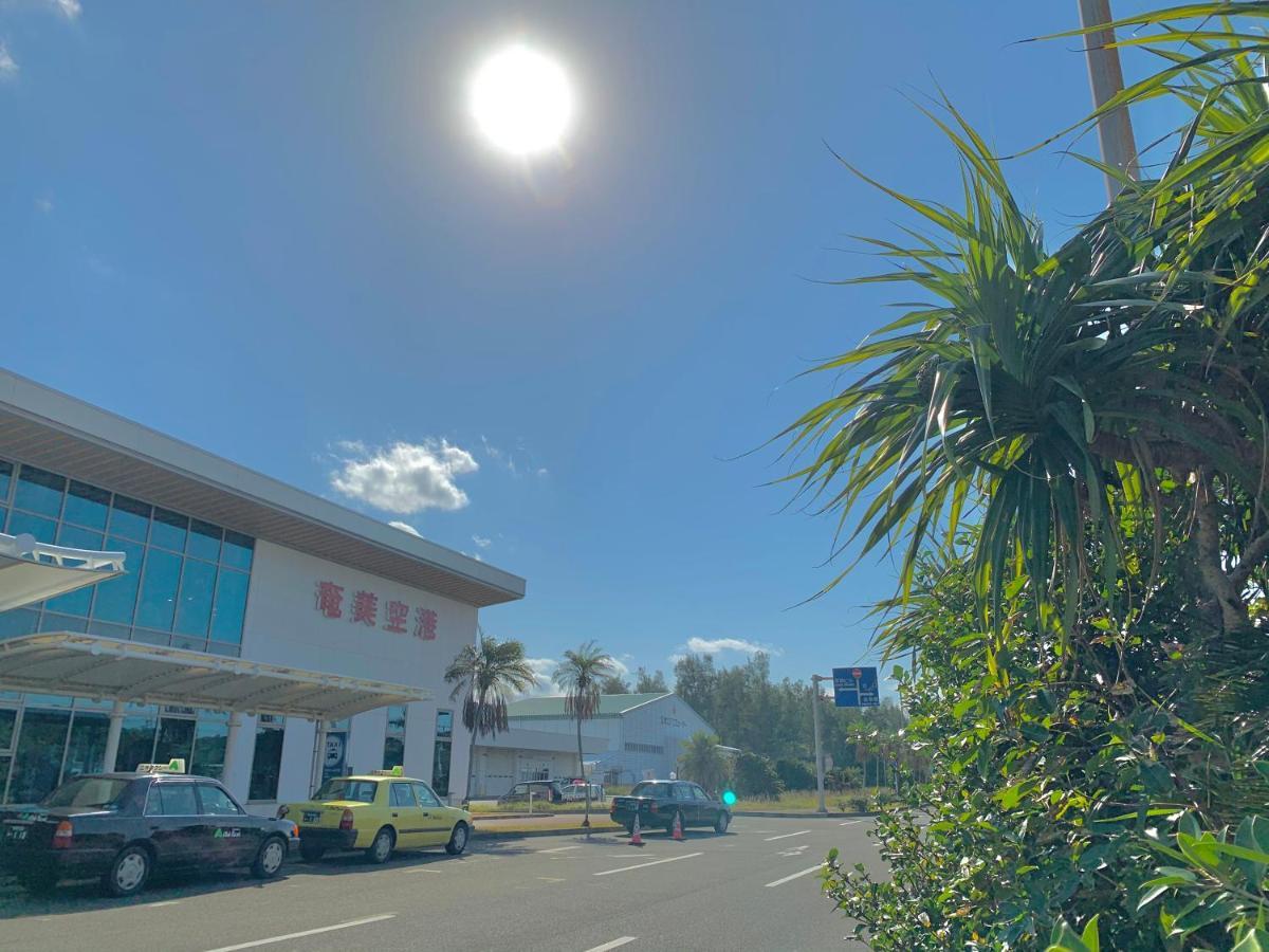 みーまん奄美 Hostel Amami Exterior photo