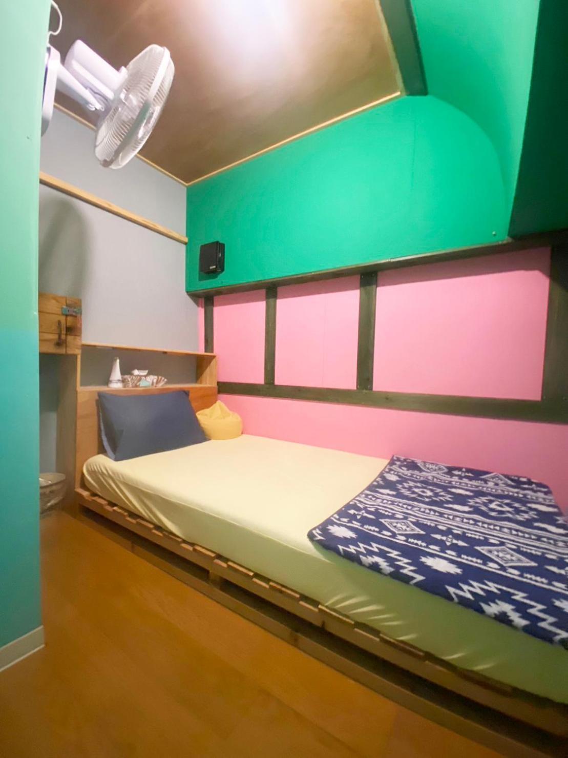 みーまん奄美 Hostel Amami Exterior photo