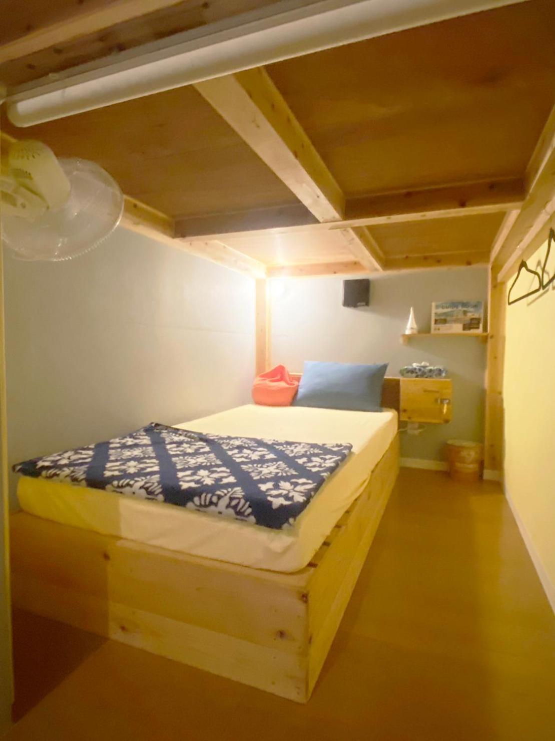 みーまん奄美 Hostel Amami Exterior photo