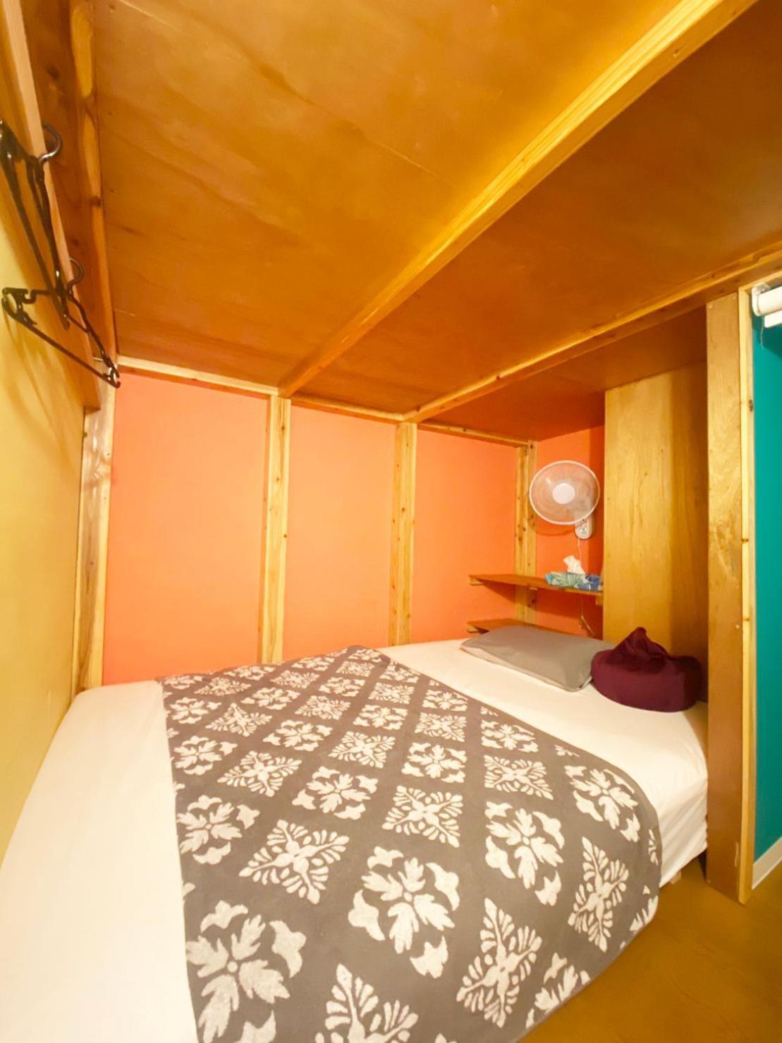 みーまん奄美 Hostel Amami Exterior photo