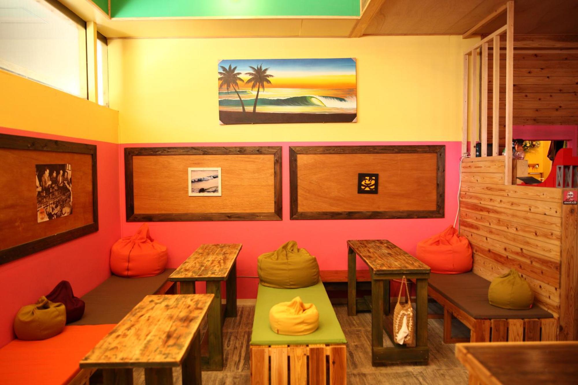 みーまん奄美 Hostel Amami Exterior photo